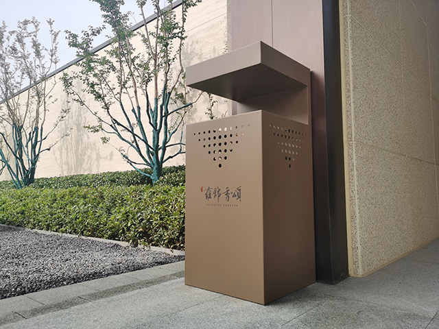 房地產(chǎn)售樓部戶(hù)外垃圾箱