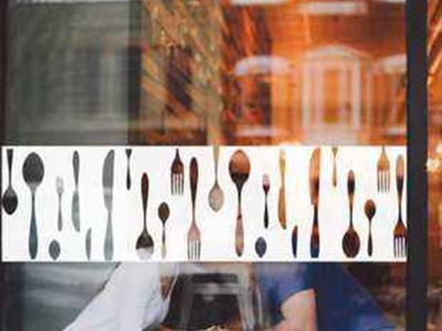 商場玻璃門防撞貼怎樣操作？